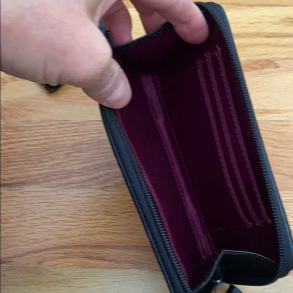 Small wallet like new - Picture 2 of 2